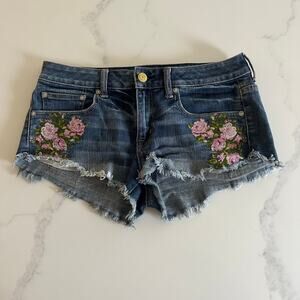 American Eagle Denim Floral Embroidered Jean Shorts Size 6